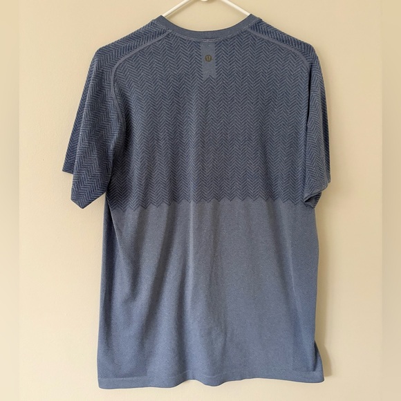 Lululemon Blue Herringbone Swift Short Sleeve Tee Size Large - Picture 4 of 7